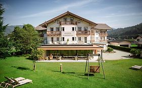 Crystls Aparthotel